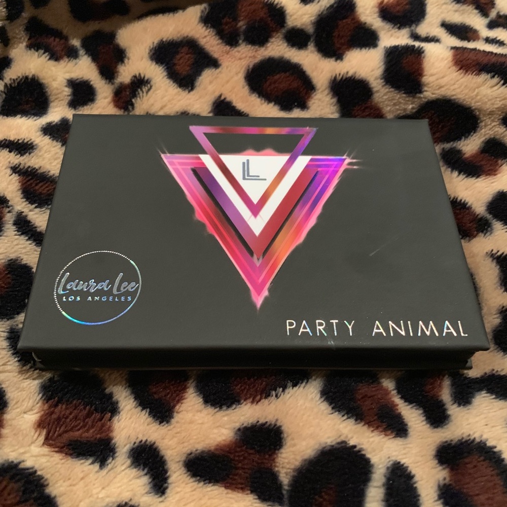 Laura lee party animal pallet
